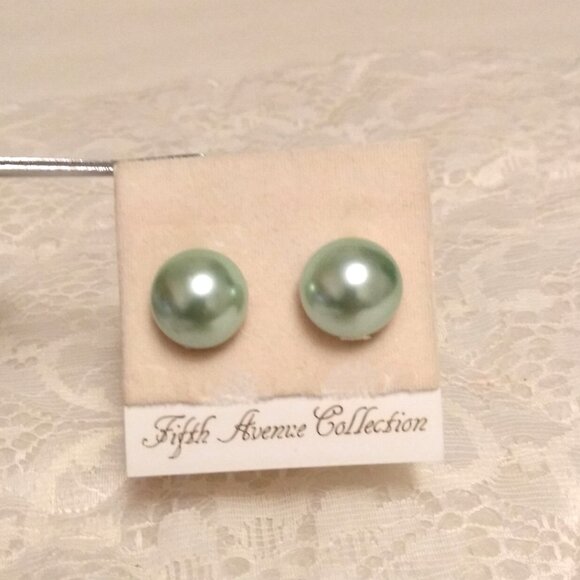 Vintage Gold Tone Round Light Green Stud Earrings Non-Pierced Clip Earrings - Picture 2 of 9